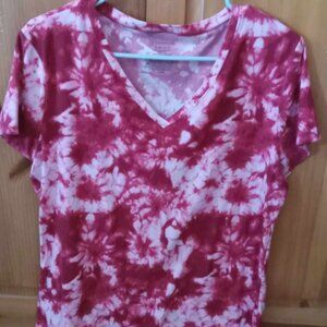 No Boundaries red tie dye top, size XL.